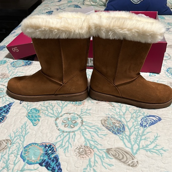 Chestnut brown fur lined boots. Size 8 - Picture 5 of 6